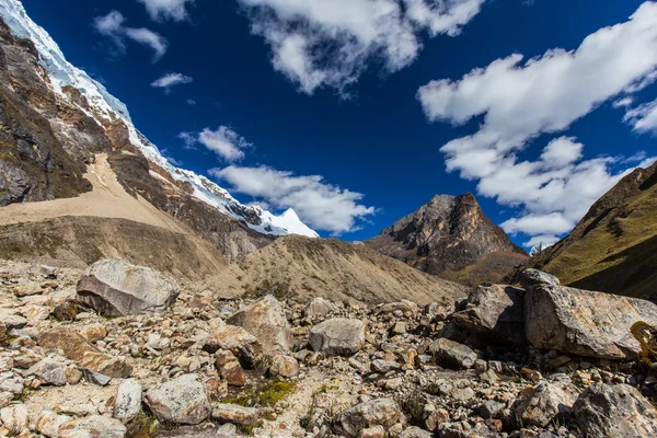 Paisaje de montaña en los Andes — Foto de Stock