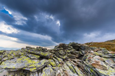 Transilvanya Alpleri'nde dağ manzarası