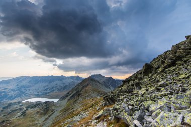 Transilvanya Alpleri'nde dağ manzarası
