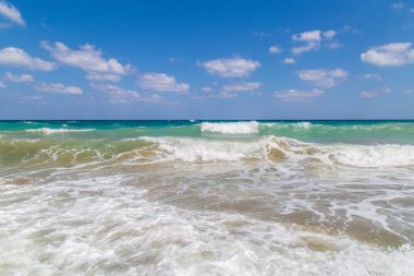 Güzel bir kumsal bir Yunan Adası