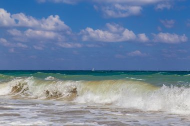 Güzel bir kumsal bir Yunan Adası