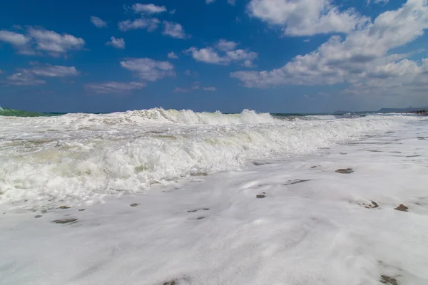 Una hermosa playa en una isla griega —  Fotos de Stock