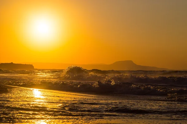 Una hermosa playa en una isla griega — Foto de Stock