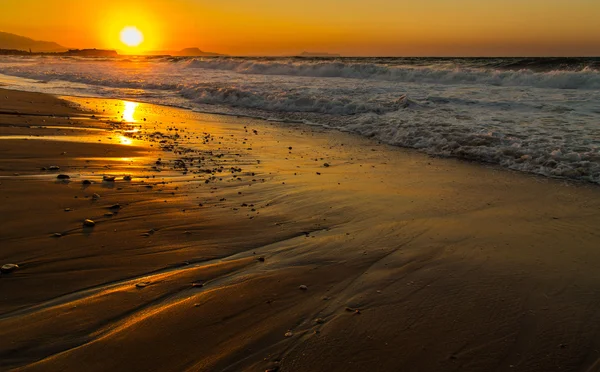 Una hermosa playa en una isla griega — Foto de Stock