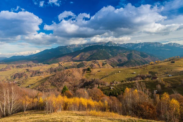 Paisajes otoñales en zonas rurales remotas de Transilvania —  Fotos de Stock