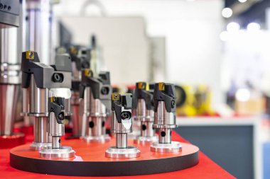 cnc makineleme merkezi için karbit ucu ya da tablo üzerinde metal çalışma süreci üretmek için değirmen makinesi eklenerek tutulan şaft eklentisinin boyutu