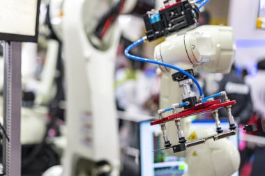 yüksek teknoloji ve hassas robot kolu ve otomatik vakum veya vakum kabı, sanayi bölgesinde ulaşım pcb 'si veya malzeme ürünleri veya üretim sürecinin ürünü