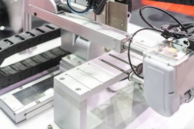 yüksek teknoloji doğruluk ve modern otomatik toplama vakum veya montaj otomotiv parçaları veya endüstriyel üretim sürecinin malzeme ürünleri için emme yoluyla