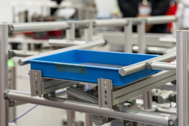 Sanayi için kolay transfer için Roller rack veya alüminyum raf üzerinde sepet veya plastik kutu konteyner