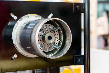 Fırın ya da fırın gibi endüstriyel işler için başlığı kapat.