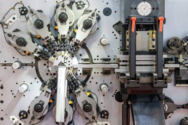 cnc otomatik çoklu oluşturma makinesi, çeşitli endüstriyel endüstriyel çubuklar ve çelikler için pul pul kesme çubuğu kablosunu bükmek için