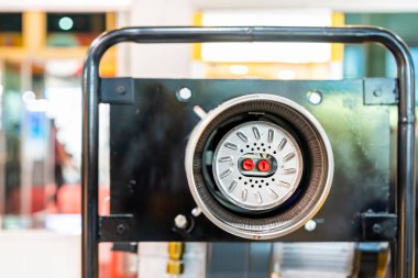 Fırın ya da fırın gibi endüstriyel işler için başlığı kapat.