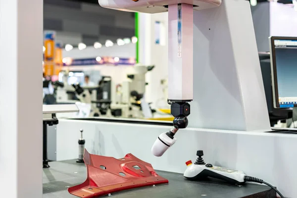 Högteknologi Och Modern Automatisk Laserskanning För Mätning Eller Omvänd Konstruktion — Stockfoto