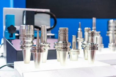 Cnc makine merkezinin arayüz kesme aracı ya da otomatik değirmen makinesi için birçok türde yeni ve yüksek hassasiyetli araç tutucu aygıtı