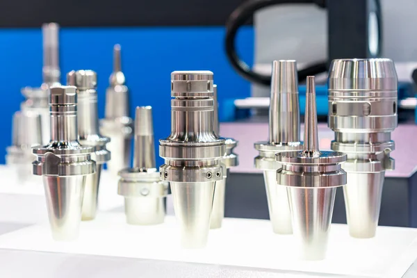 Cnc makine merkezinin arayüz kesme aracı ya da otomatik değirmen makinesi için birçok türde yeni ve yüksek hassasiyetli araç tutucu aygıtı