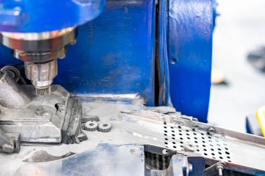 Punch die cavity makine tozu besleme modülü aygıtı sinter metal presler endüstriyel üretim süreci için oluşturulur