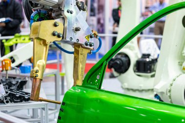 Simüle konum yayı sırasında robot kaynaklama elektrot direnç noktası veya montaj gövde çerçeve kapı otomobil parçası için kıvılcım üretim işlemi parçası