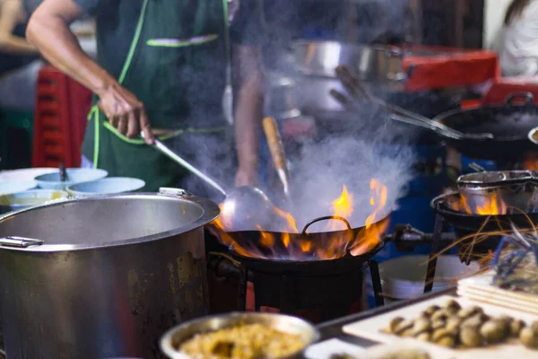 방콕의 2020 타이요와 방콕의 가스통에 프라이팬을 요리하는 — 스톡 사진