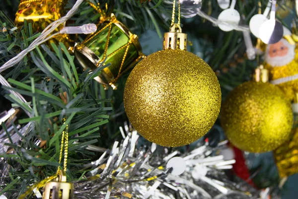 Goldkugeln Für Accessoires Ornamente Weihnachten — Stockfoto