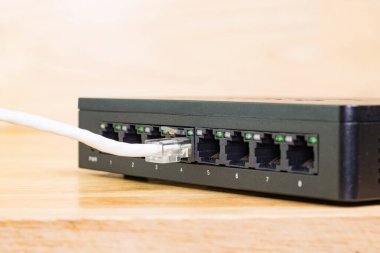 Lan port iletişim bağlantı teknolojisini bağlamak için beyaz kablolar