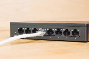 Lan port iletişim bağlantı teknolojisini bağlamak için beyaz kablolar