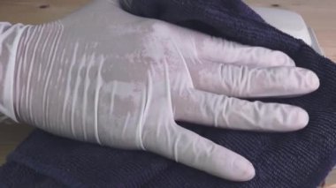 Konsept Önleme sıklıkla temizlik yapar, patojenlerin telefon teçhizatı etrafında yayılmasına olanak sağlayan yüksek trafik bölgelerine odaklanır. 