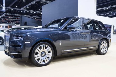 Bangkok Tayland - 28 Ekim 2020 Bangkok Tayland 'da satış için gösteri odasında Rolls-Royce araba gösterisi