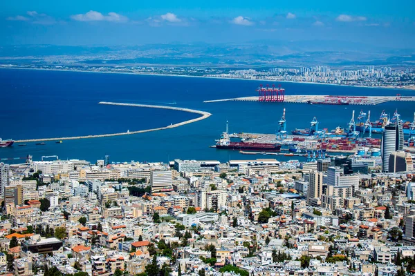 Vista Colorida Ciudad Artística Haifa Sobre Fondo Del Mar Israel —  Fotos de Stock