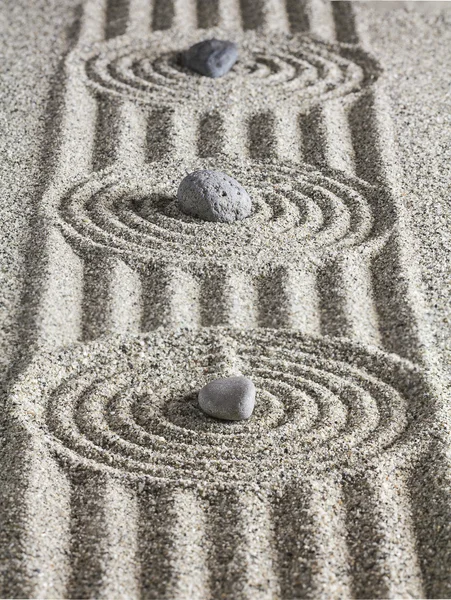 Stenen op het zand. Rechtenvrije Stockfoto's