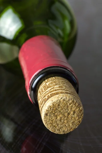 Flasche mit Korken. — Stockfoto