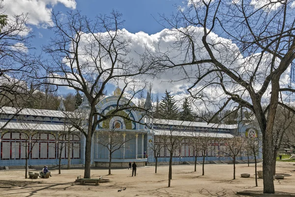 El edificio "Lermontov Galeria ". —  Fotos de Stock