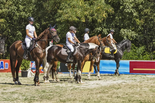 Un gruppo di cavalieri . — Foto Stock