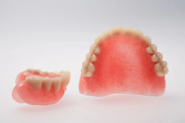 Um conjunto de dentaduras — Fotografia de Stock