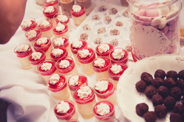 Elegant dessert setup — Stock Photo, Image