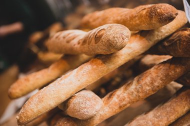 Taze pişmiş ekmek.