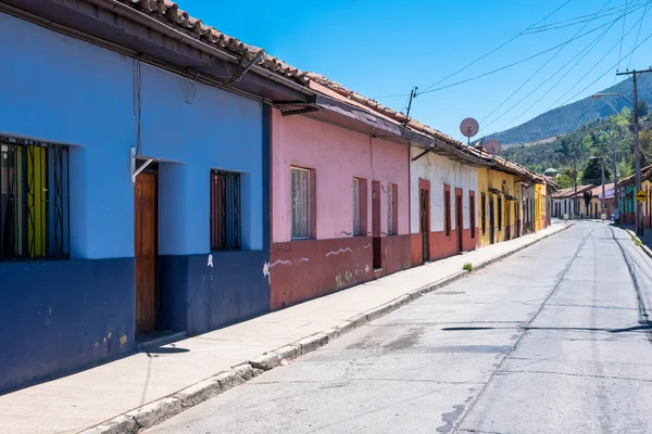 Rua colorida em Putaendo — Fotografia de Stock