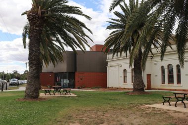 INGLEWOOD, VICTORIA 30 Kasım 2019: Storm Lane drenajı (1862) tuğla tabanlı taş bir döküntüdür. Fırtına suyunu Heales Caddesi 'ndeki daha büyük kanalizasyona ve Bul-a-Bul deresine taşır.