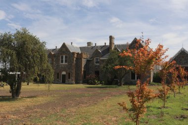 GEELONG, AUSTRALIA - 7 Mart 2021: Herne Hill, Geelong 'daki iki katlı Bluestone yetimhanesi ve ortak okul binası 1854 yılında kuruldu.