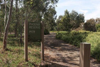 GEELONG, AUSTRALIA - 7 Mart 2021: Newtown, Geelong Konsey tarafından atmosferdeki CO2 yoğunluğunu azaltmak için 2011 yılında bir karbon lavabosu olarak geliştirildi.