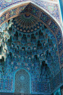 Saint-Petersburg, Rusya-20 Ocak 2021: Katedral Camii 'nden Majolica