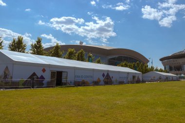 Gazprom Arena 'nın önündeki fan pasaport dağıtım merkezi