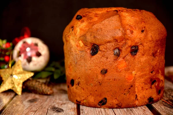 Italienischer Panettone Klassischer Kuchen Für Weihnachten — Stockfoto