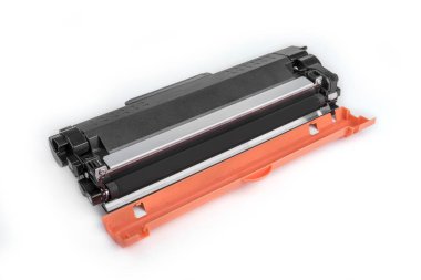 Beyaz arkaplandaki eski değiştirilmiş yazıcı kartuşu