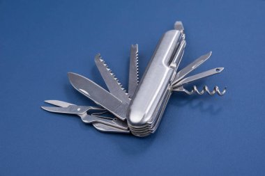 İsviçre çakıları. Çoklu alet çakısı.