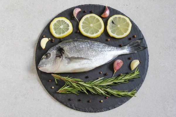 One Fresh Raw Sea Organic Dorado Sea Bream Spices Lemon — Stock Photo, Image