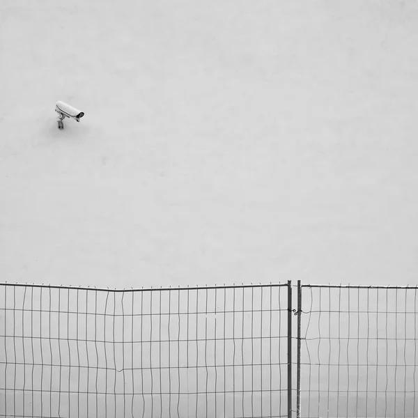 Telecamera di sicurezza CCTV sul muro — Foto Stock