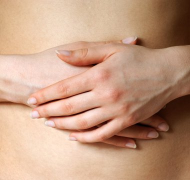 Ellerinde bir göbek