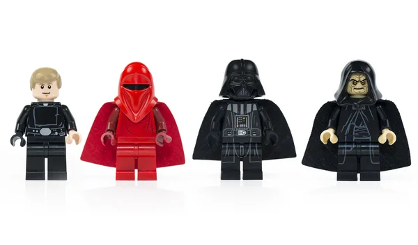 Een groep van vijf Lego Star Wars mini bijpersonages geïsoleerd — Stockfoto