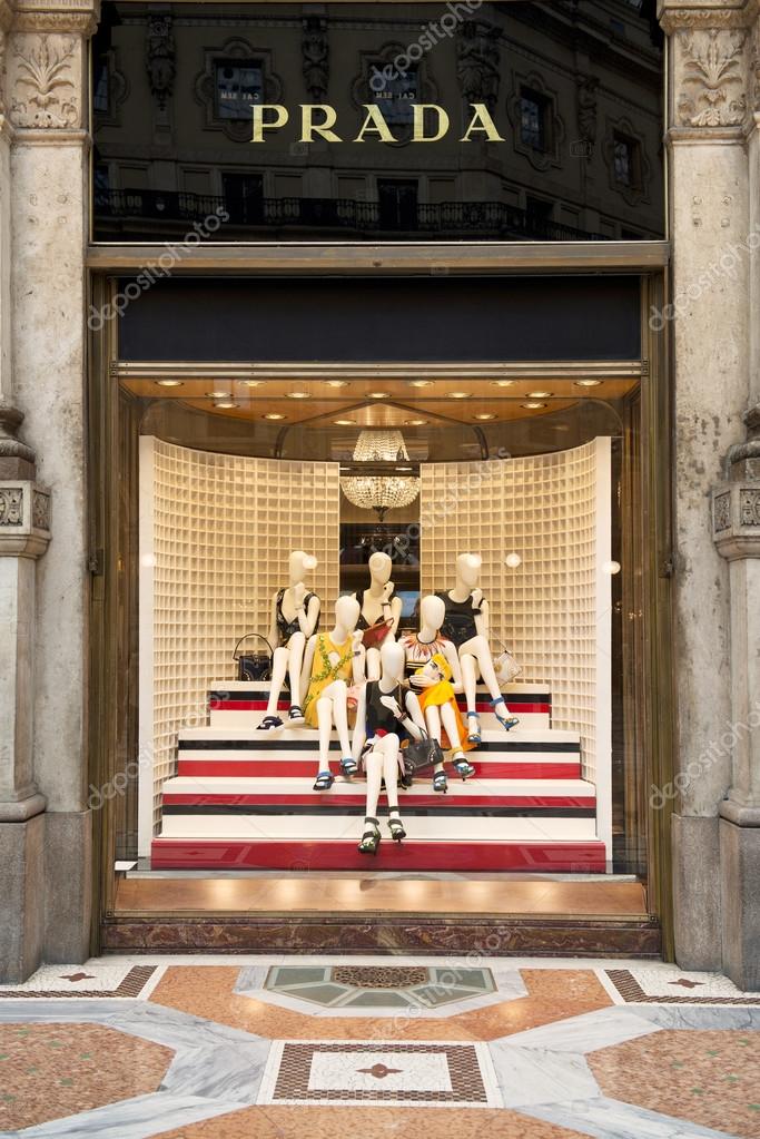 Prada store in Milan – Stock Editorial Photo © seewhatmitchsee #56213587