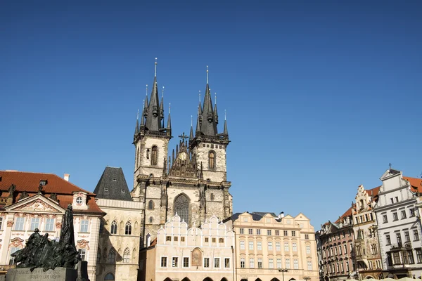 Igreja de Nossa Senhora antes de Tyn, da Praça da Cidade Velha — Fotografia de Stock